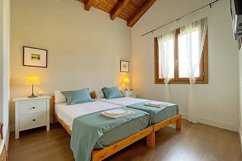 Casa Orgi, spacious first floor house next to the Orgi forest in Ultzama, Navarra Province