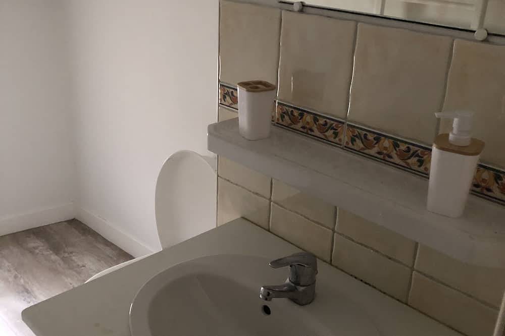 Appartement entier, Appartement cosy et lumineux pour 6 personnes in Caussens, Gers