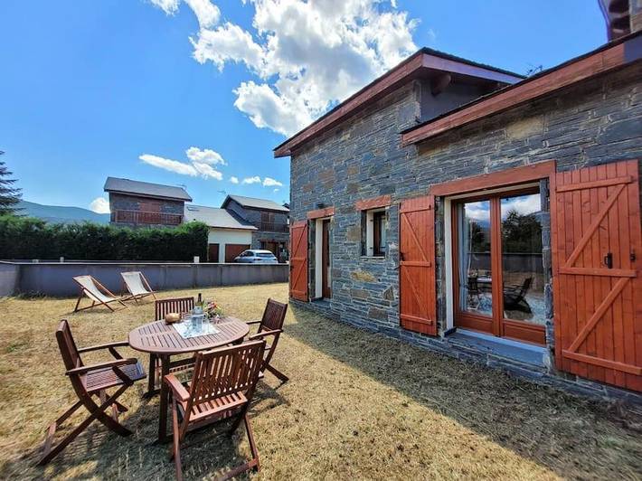 Location de vacances pour 6 personnes, avec jardin à Palau-de-Cerdagne