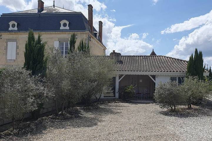 Gîte pour 6 personnes, avec jacuzzi à Razimet