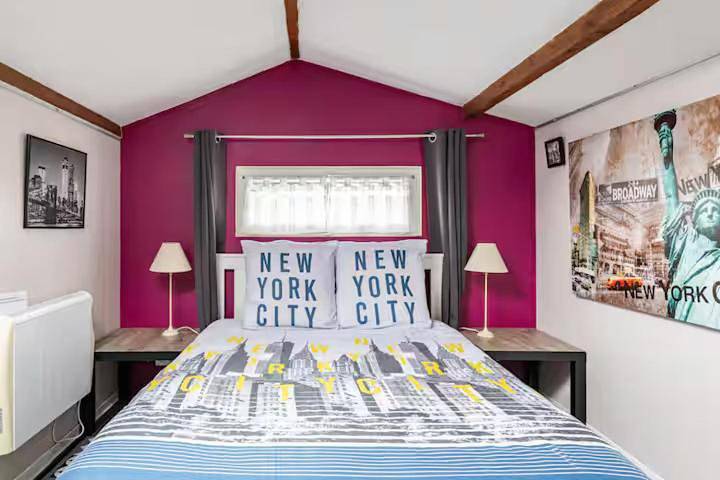 Gîte pour 2 personnes, avec vue ainsi que terrasse et jardin à Châtillon (Rhône)