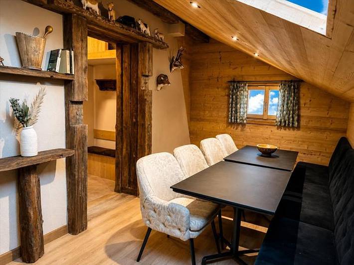 Gîte pour 8 personnes, avec vue ainsi que sauna et terrasse dans Lac de Montriond