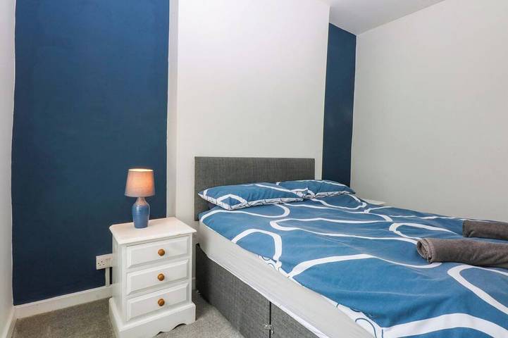 Y Berth, family friendly, country holiday cottage in Llanberis in Llyn Padarn, Snowdonia