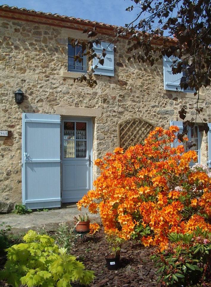 Gîte pour 5 personnes, avec terrasse et jacuzzi ainsi que jardin et piscine à Les Herbiers - 2