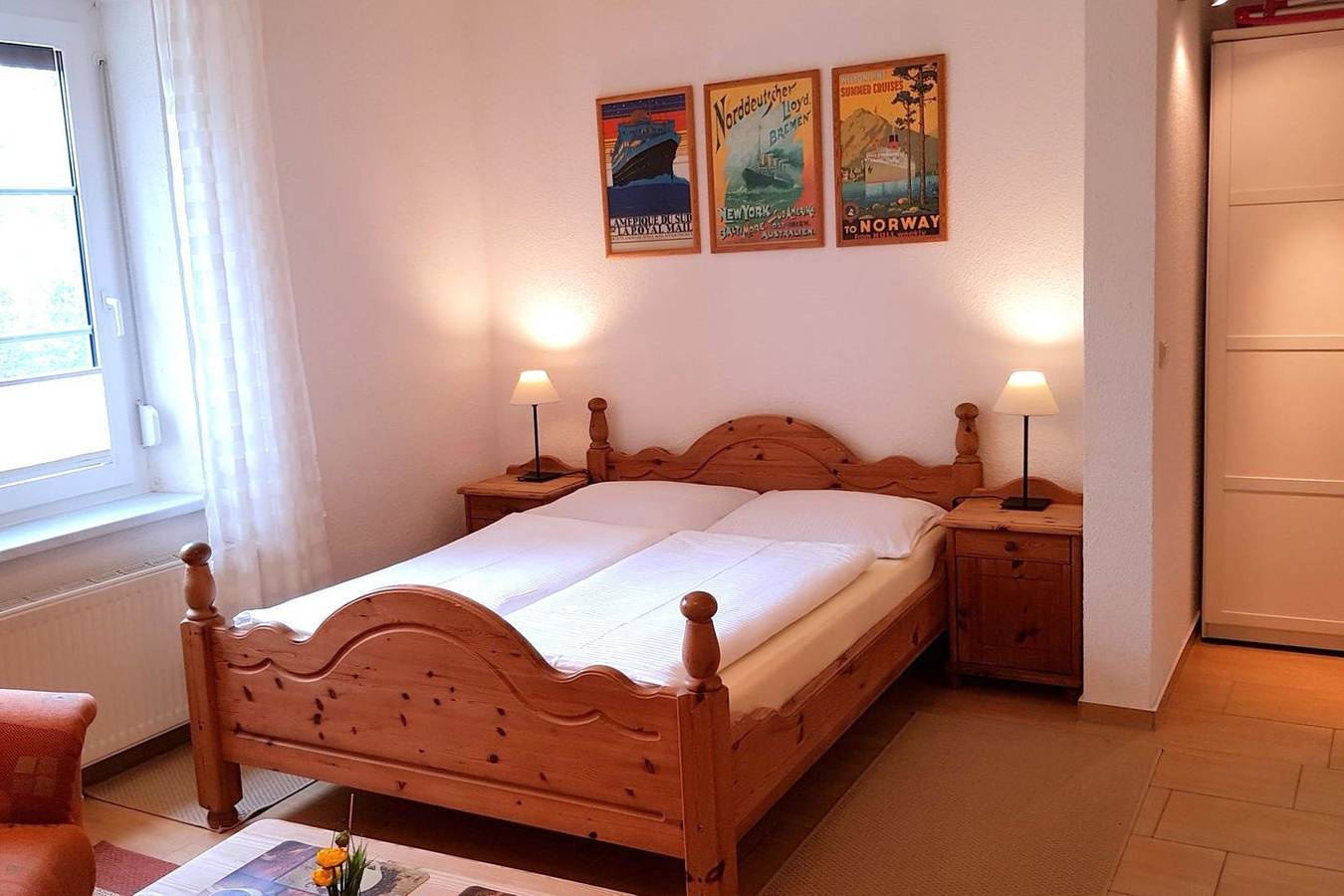 Ganze Wohnung, Auf dem Fischland, einem schmalen Landstrich zwischen Meer und Bodden, finden Sie unser Appartementhaus im Ortsteil Niehagen des Ostseebades Ahrenshoop. in Niehagen, Ahrenshoop