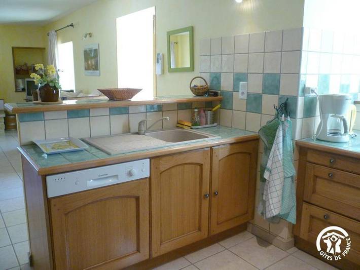 Location de vacances pour 5 personnes, avec vue ainsi que terrasse et jardin dans Saint-Geniez-d'Olt-et-d'Aubrac - 2