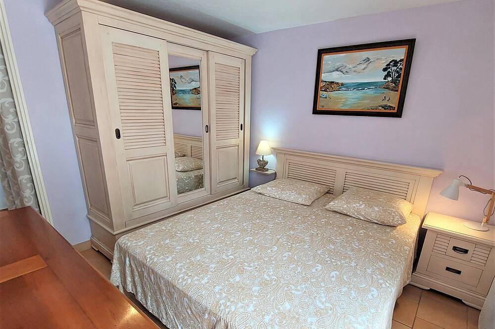 Gite Les Pins climatisé Wifi piscine rez-de-jardin villa provençale 2 personnes in Peymeinade, Côte méditerranéenne (France)