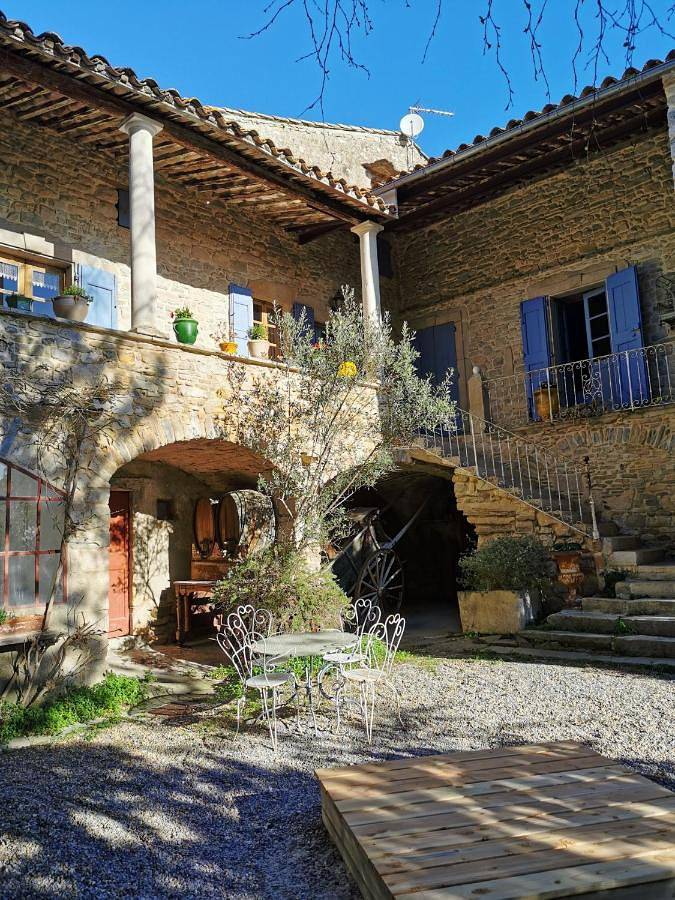 Location de vacances pour 15 personnes, avec jardin ainsi que piscine et jacuzzi à Saint-Césaire-de-Gauzignan - 3