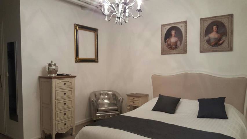 Hôtel pour 2 personnes, avec Terrasse et Jacuzzi ainsi que Jardin et Piscine à Vézac (Cantal) - 3