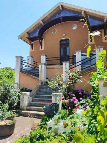Maison d’hôte pour 2 personnes, avec jardin et terrasse, animaux acceptés à Cusset