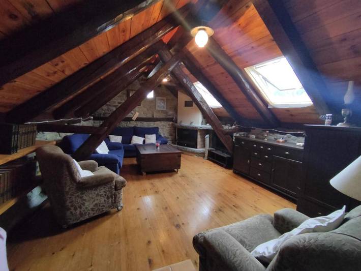 Gîte pour 8 personnes, avec jardin et vue, adapté aux familles dans Borau