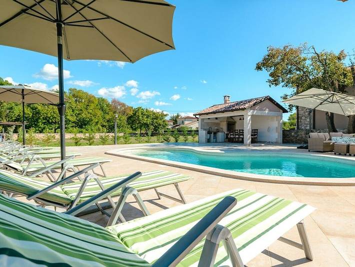 Villa für 8 Personen, mit Pool und Garten - 1