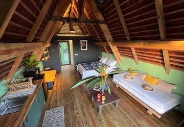 Maison de campagne pour 3 personnes, avec vue ainsi que terrasse et jardin dans Paea
