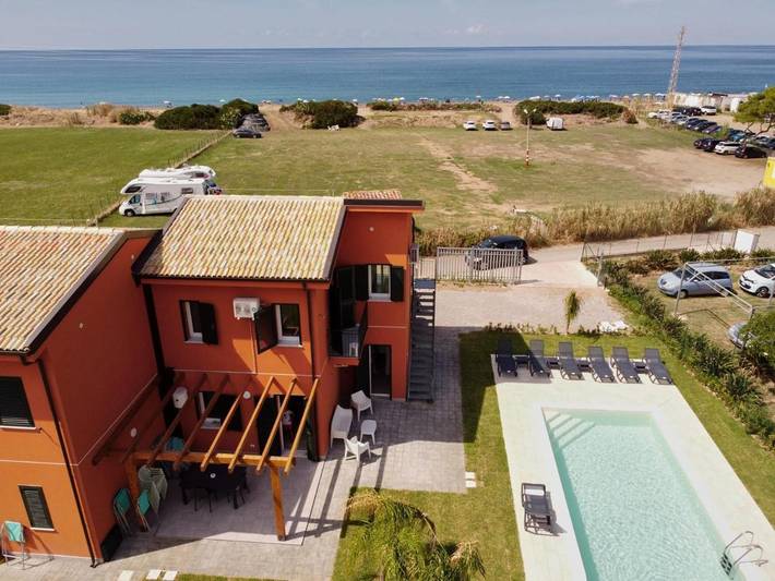 Appartamento per 4 persone, con Terrazza e Giardino nonché Piscina e Panorama a Lascari