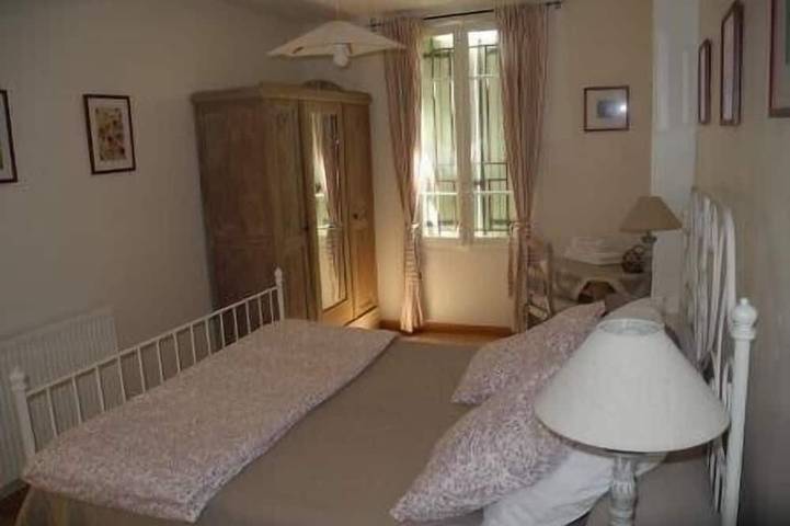 Location de vacances pour 5 personnes, avec piscine ainsi que terrasse et jardin à Saint-Andiol - 3