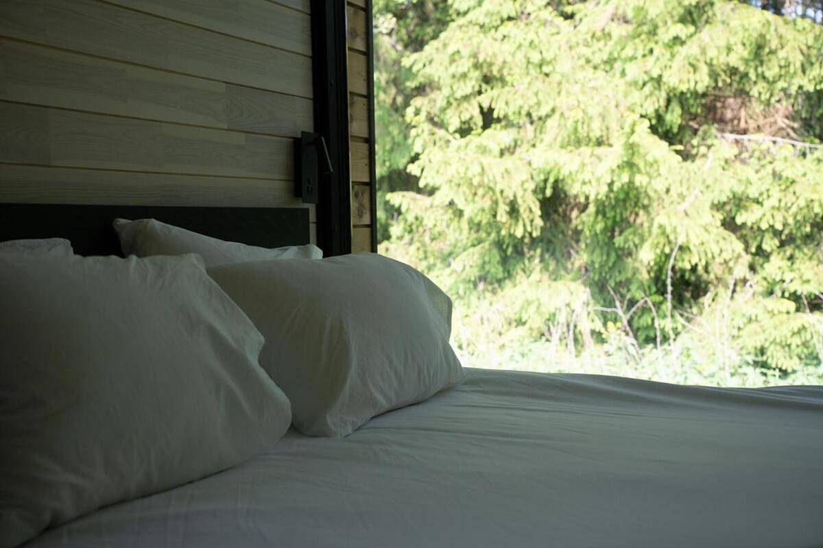 Chic Sauna Cabin Near the Sea - Vuhin Cabin Nº06 in Lahemaa National Park
