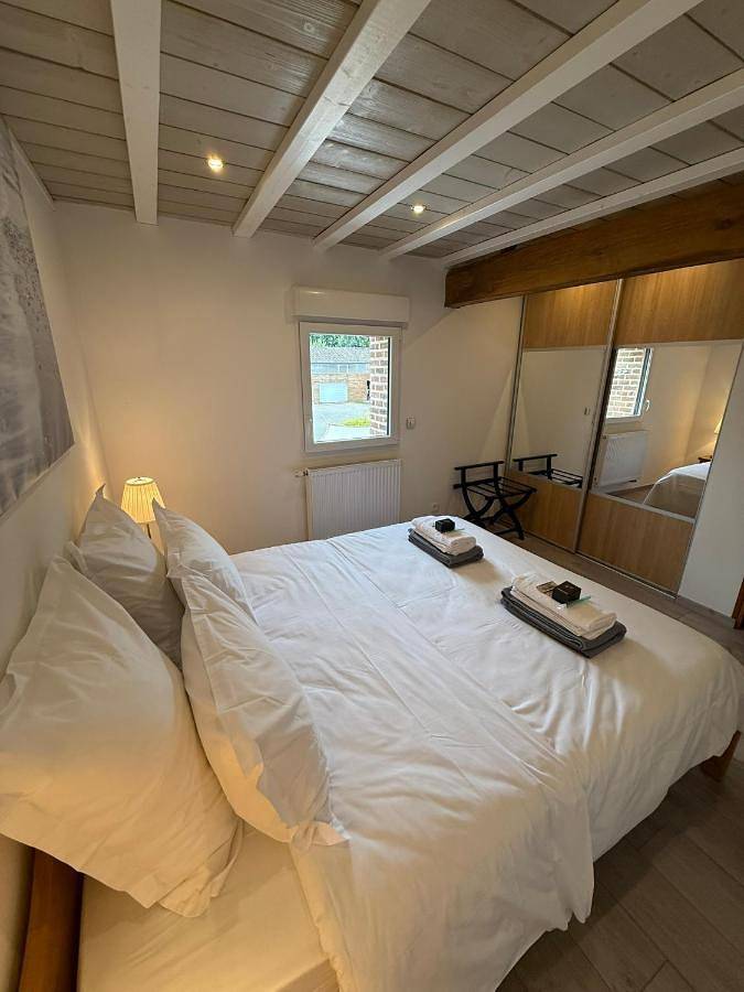 Location de vacances pour 8 personnes, avec jardin ainsi que vue et piscine, animaux acceptés à Cambron - 3