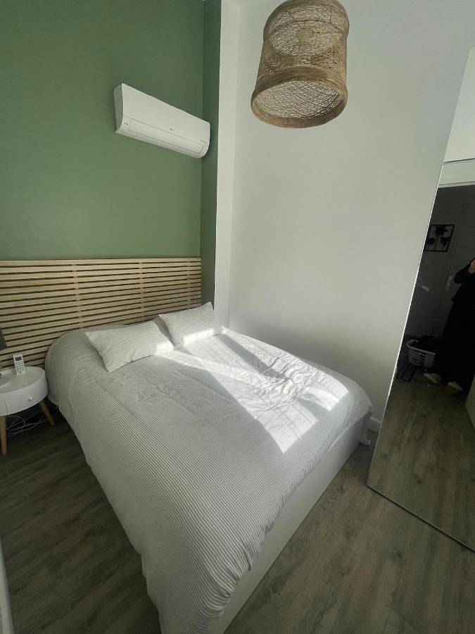 Gîte pour 4 personnes, avec piscine et terrasse ainsi que jardin et vue dans Plage Du Rayolet - 2