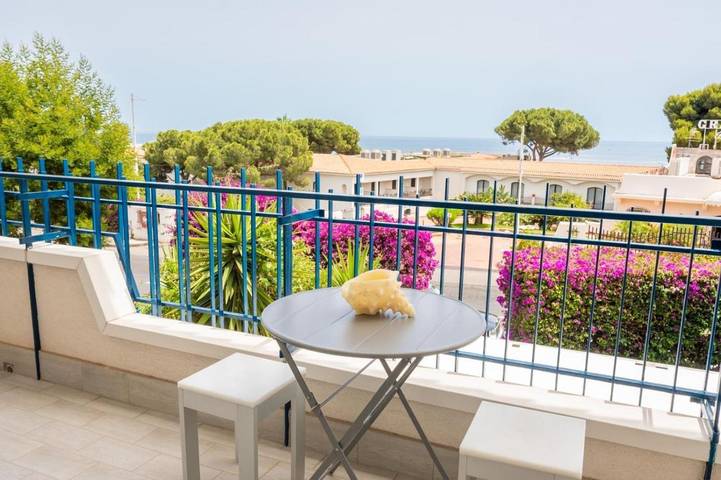 Appartamento per 6 persone, con panorama e terrazza a Cannizzaro