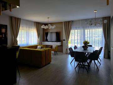 Villa for 8 People in Srebreno, Dubrovnik-Neretva, Photo 1