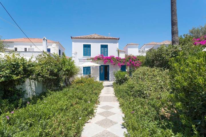 Location de vacances pour 6 personnes, avec jardin dans Spetses