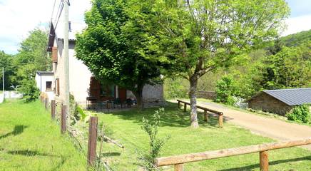 Gîte pour 5 personnes, avec terrasse et jardin dans Allenc