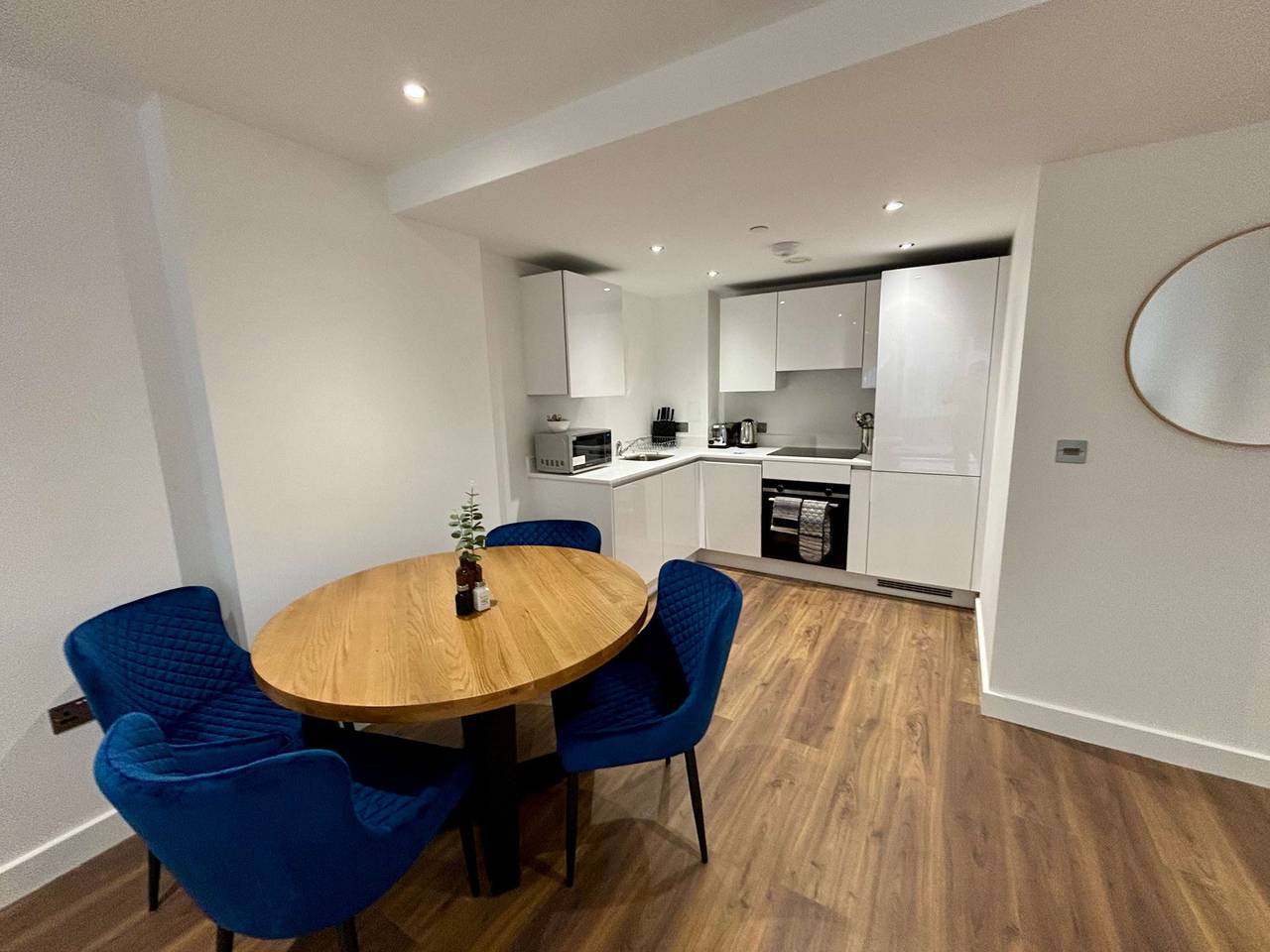 Entire apartment, Bracknell 1 Bed | Nr Station & Ascot London Links in Bracknell, Berkshire