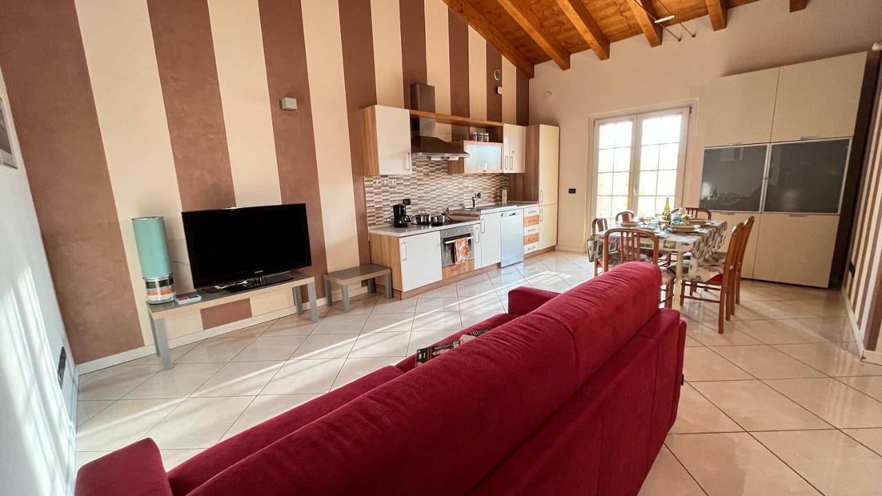 Appartamento intero, Casa Meda Tabachere Appartamento Sirmione Desenzano del Garda in Pozzolengo, Provincia di Brescia