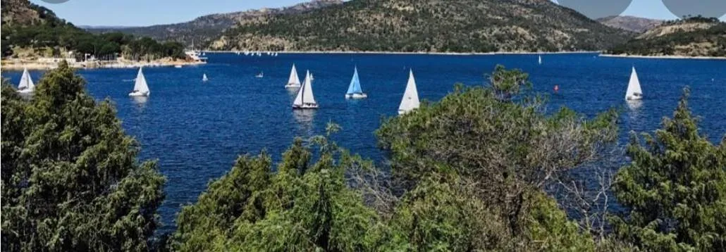 Casa de vacaciones para 6 personas, con vistas al lago además de jardín y vistas - 1