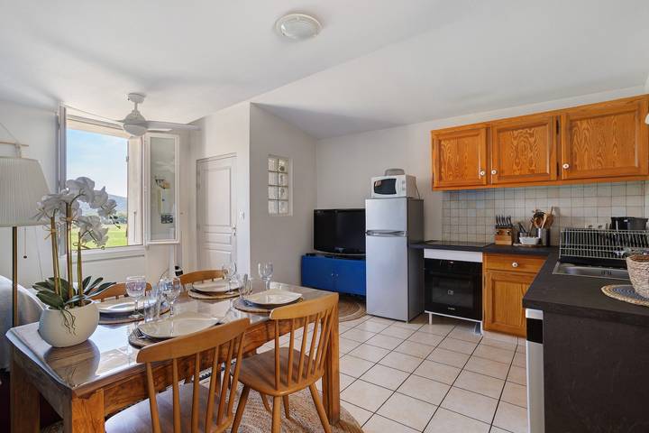 Entire apartment, Apartment 'Gite Le Canigou 3 Stars' with Mountain View, Private Terrace and Wi-Fi in Prades, Prades region