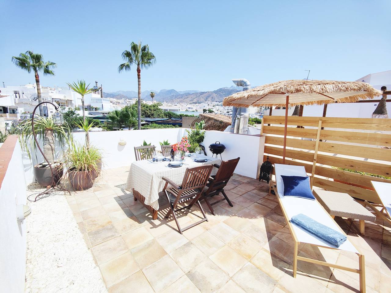 Entire apartment, Carabeo Casa Pepa in Nerja Centre, Nerja