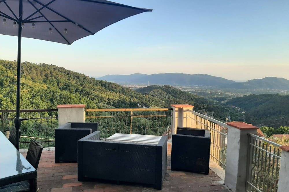 Ferienhaus 'Luxury Suite La Torretta' mit Bergblick, privater Terrasse und Wi-Fi in Falcinello, Sarzana