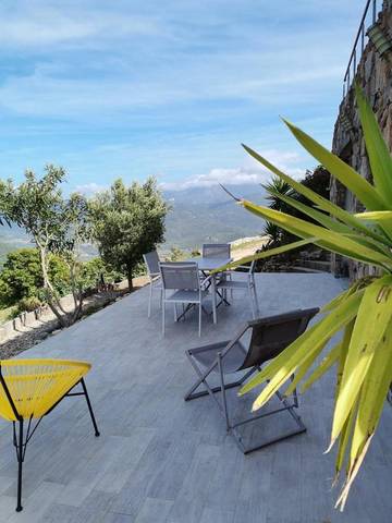Gîte pour 2 personnes, avec jardin et vue à Viggianello