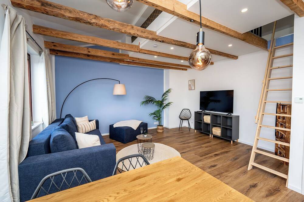 Appartement entier, Modern maisonette apartment in the riverside district in Neustadt Bremen, Brême
