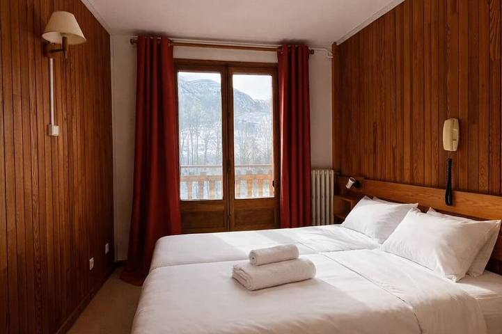 Ski-in / ski-out historical chalet for up to 15 guests in the French Alps in La Léchère, Le Grand Domaine