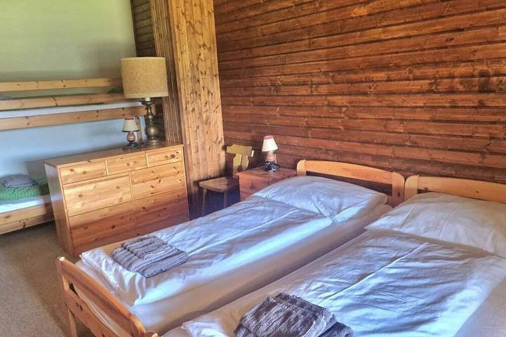 Ganze Wohnung, Maisonette-Ferienwohnung 5 Min von St. Urbaner See und Simonhöhe in Sankt Urban, Mittelkärnten