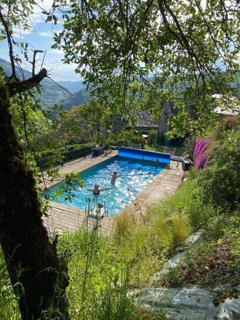 Maison d’hôte pour 6 personnes, avec piscine ainsi que vue et jardin