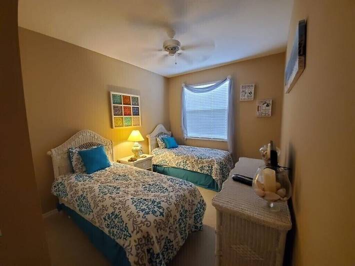 Vacation rental for 4 people, with pool and hot tub in Estero