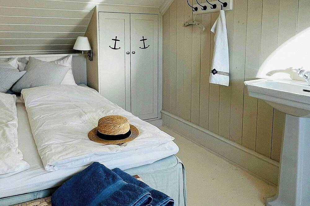 Hütte mit Lavendelfeldern und privatem Sandstrand in Hurum