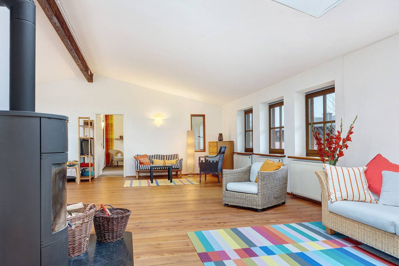 Ganze Wohnung, Ferienwohnung 'Atelierwohnung Hof Kranichmoor' mit Privatterrasse, Gemeinschaftsgarten und Wi-Fi in Horst, Naturpark Lauenburgische Seen