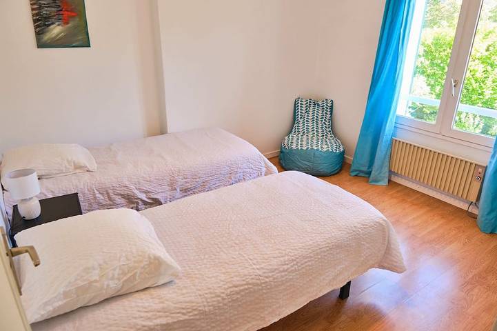 Location de vacances pour 10 personnes, avec terrasse et jardin, animaux acceptés à Volonne - 2