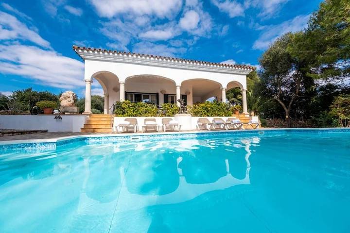 Casa de vacaciones para 10 personas, con jacuzzi además de jardín y piscina en Menorca - 2