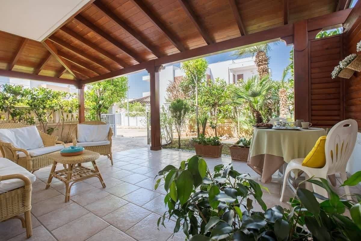 Casa vacanza per 5 persone con terrazza in Torre Santa Sabina, Salento