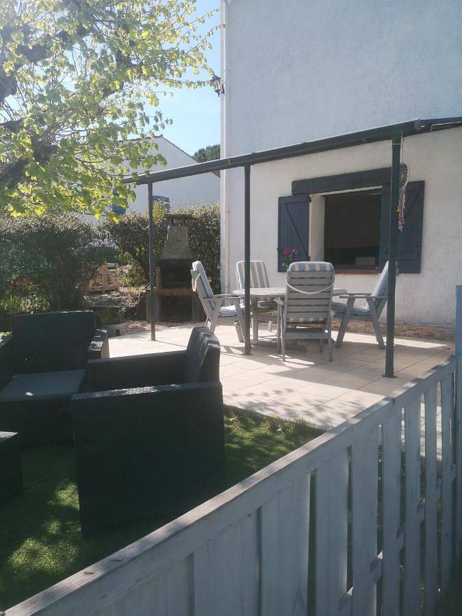 Location de vacances pour 4 personnes, avec piscine ainsi que jardin et vue à Puget-sur-Argens - 3