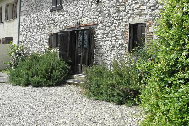 Gîte pour 13 personnes, avec jardin ainsi que terrasse et piscine - 1
