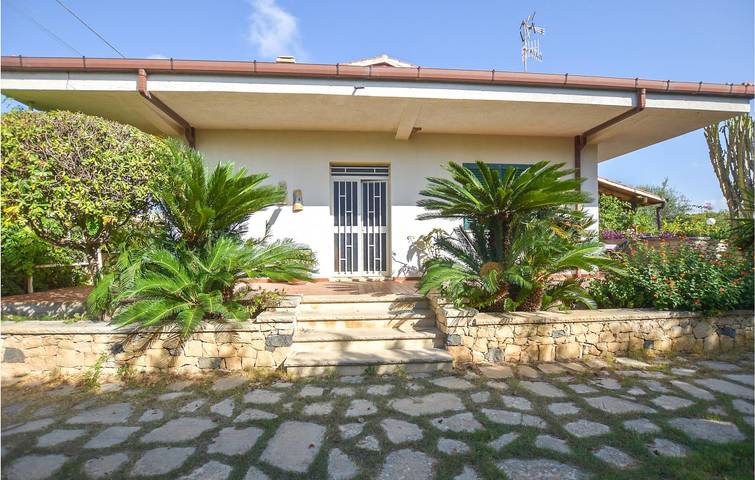 Acogedor apartamento de 180 m2 con aire acondicionado, aparcamiento, terraza y WiFi in Marina di Modica, Módica