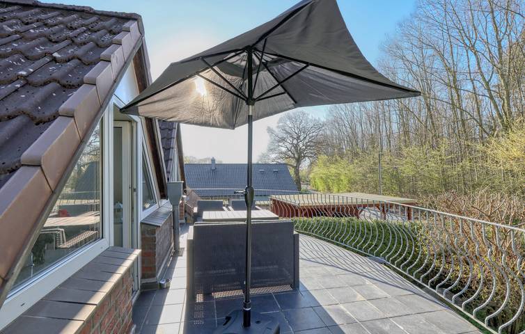 Ganze Ferienwohnung, Gemütlich, 2 km vom Stadtzentrum entfernt: 1-Zimmer-Wohnung mit Terrasse und Parkplatz in Ratekau, Südliche Ostseeküste