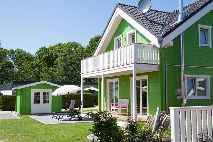 Ferienhaus für 6 Personen, mit Balkon und Balkon/Terrasse sowie Terrasse und Garten in Süssauer Strand
