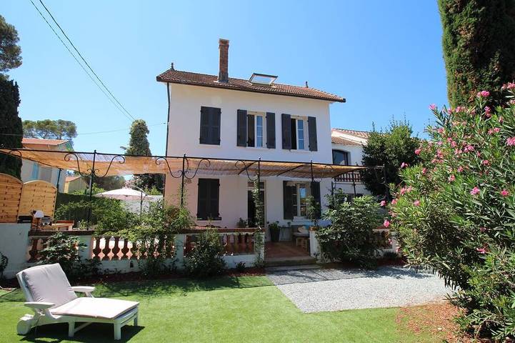 Gîte pour 8 personnes, avec jardin et terrasse dans Port de Saint Aygulf