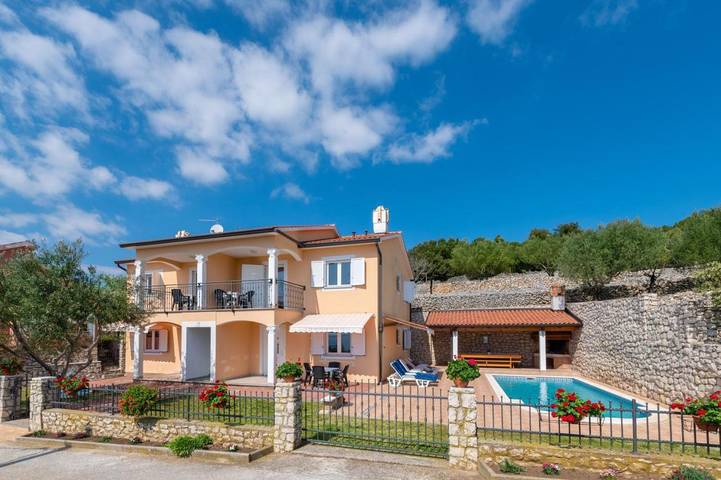 Ferienhaus für 12 Personen, mit Pool